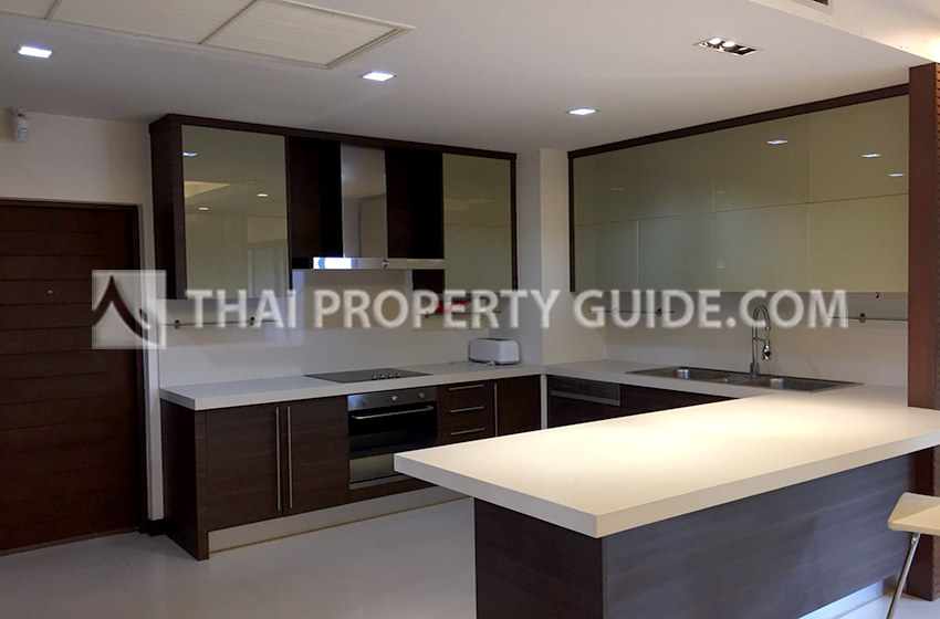 House with Private Pool in Sukhumvit 