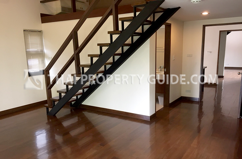 House with Private Pool in Sukhumvit 