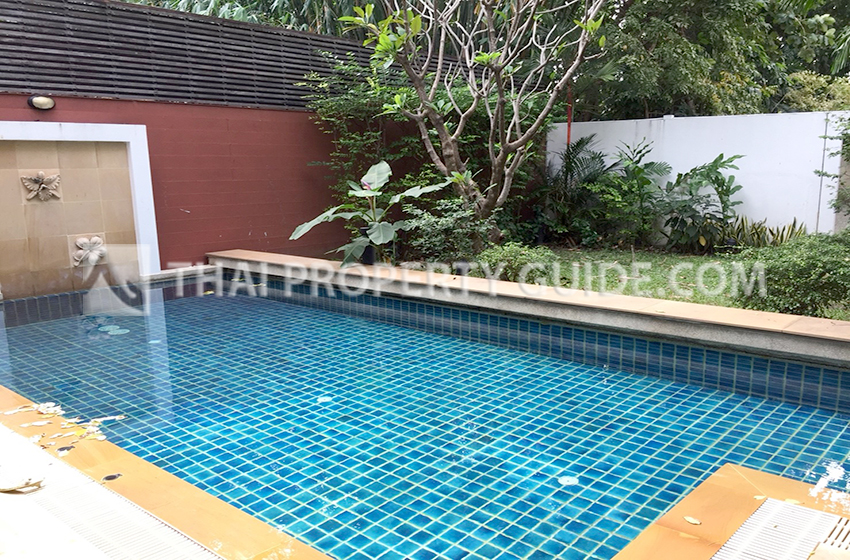 House with Private Pool in Sukhumvit 