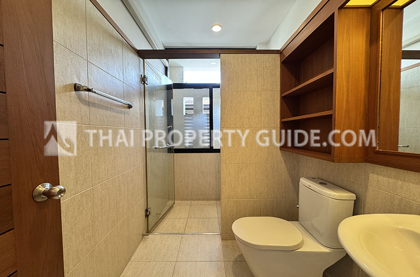 House with Private Pool in Sukhumvit 