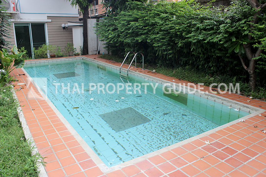 House with Private Pool in Sukhumvit 