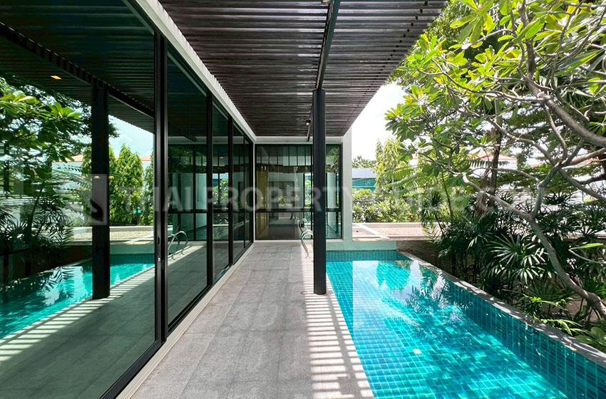 House with Private Pool for rent in Sukhumvit