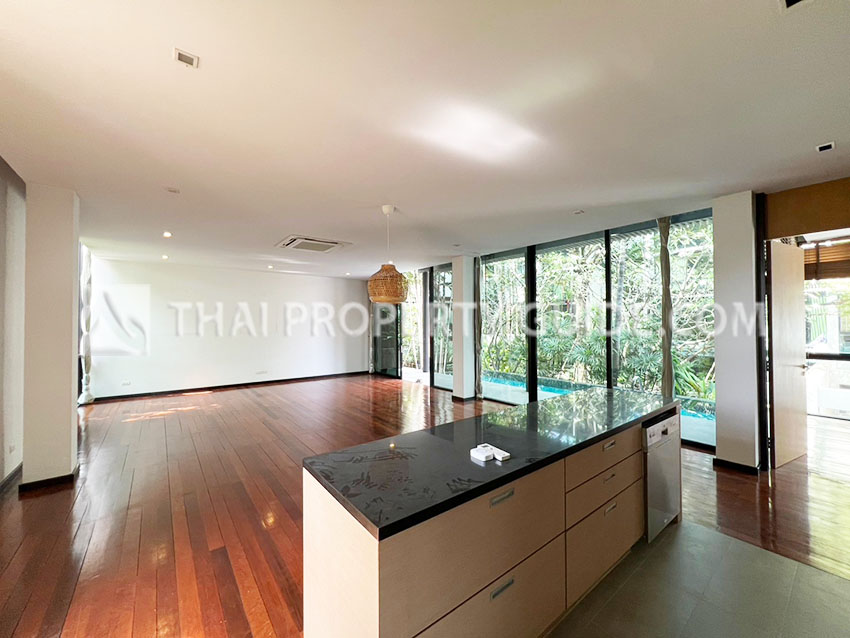 House with Private Pool in Sukhumvit 