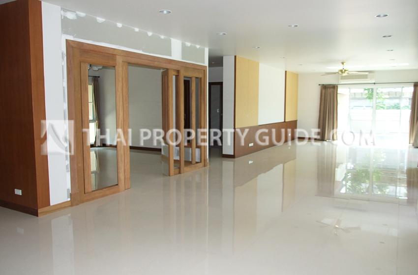 House with Private Pool in Sukhumvit : Panya Village On-Nut 