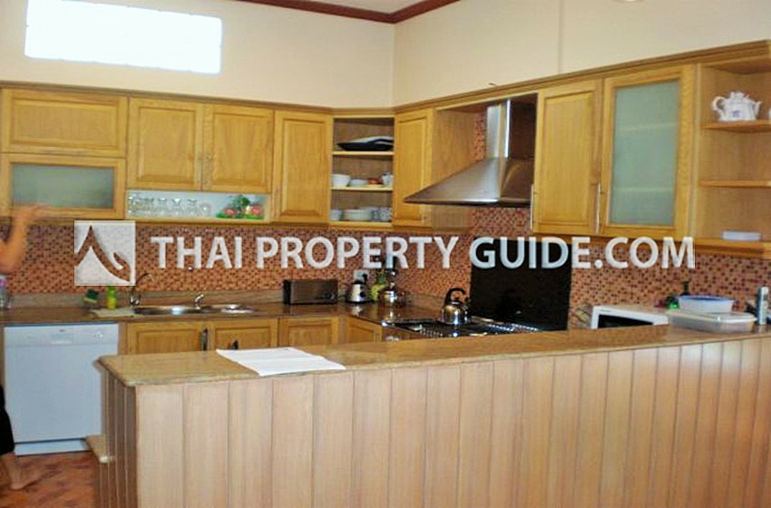 House with Private Pool in Sukhumvit 