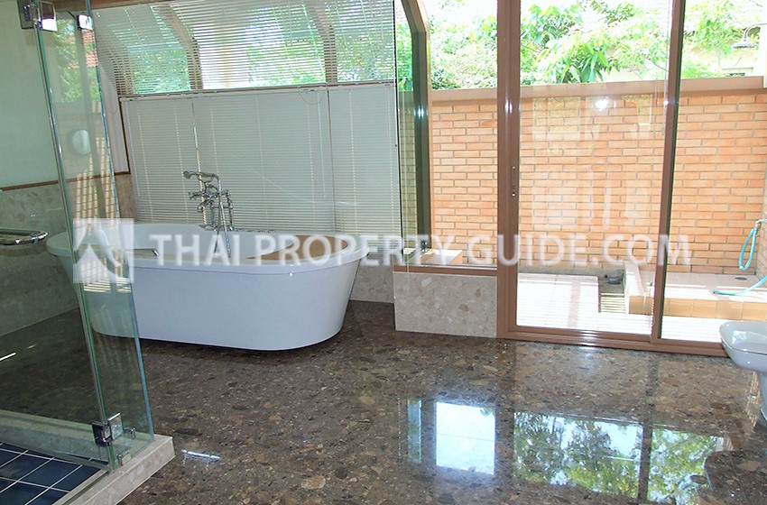 House with Private Pool in Sukhumvit 