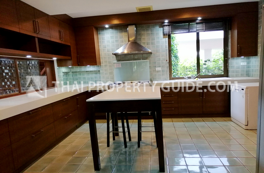 House with Private Pool in Sukhumvit 