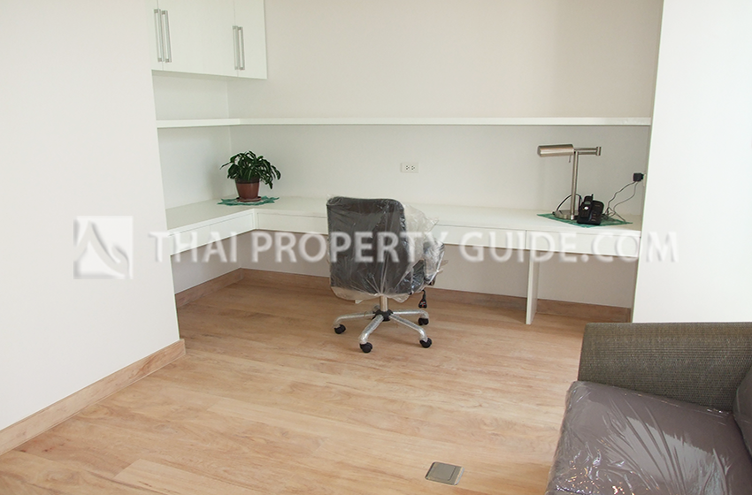 House with Private Pool in Sukhumvit 