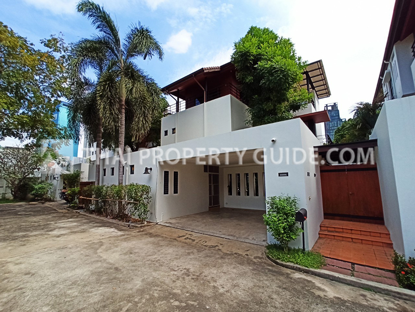 House with Private Pool in Sukhumvit 