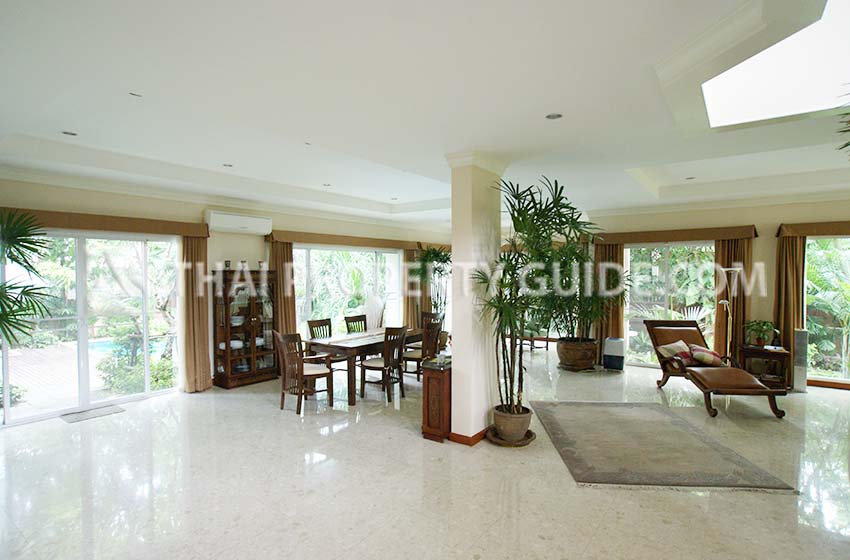 House with Private Pool in Sukhumvit 