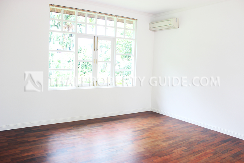 House with Private Pool in Sukhumvit 