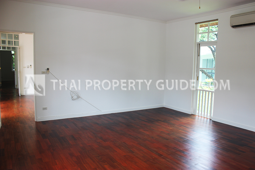 House with Private Pool in Sukhumvit 