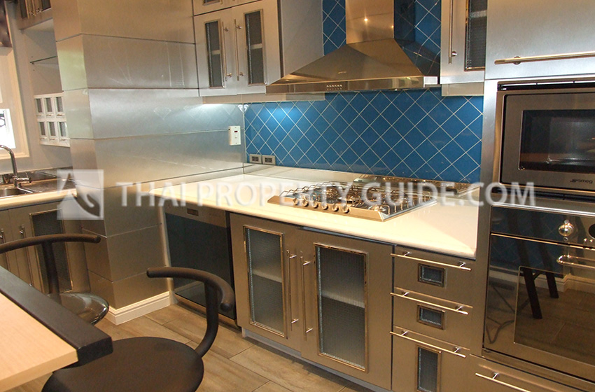 House with Private Pool in Sukhumvit 
