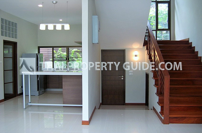 House with Private Pool in Sukhumvit 