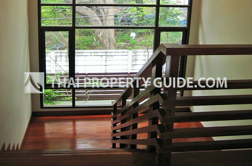 House with Private Pool in Sukhumvit 