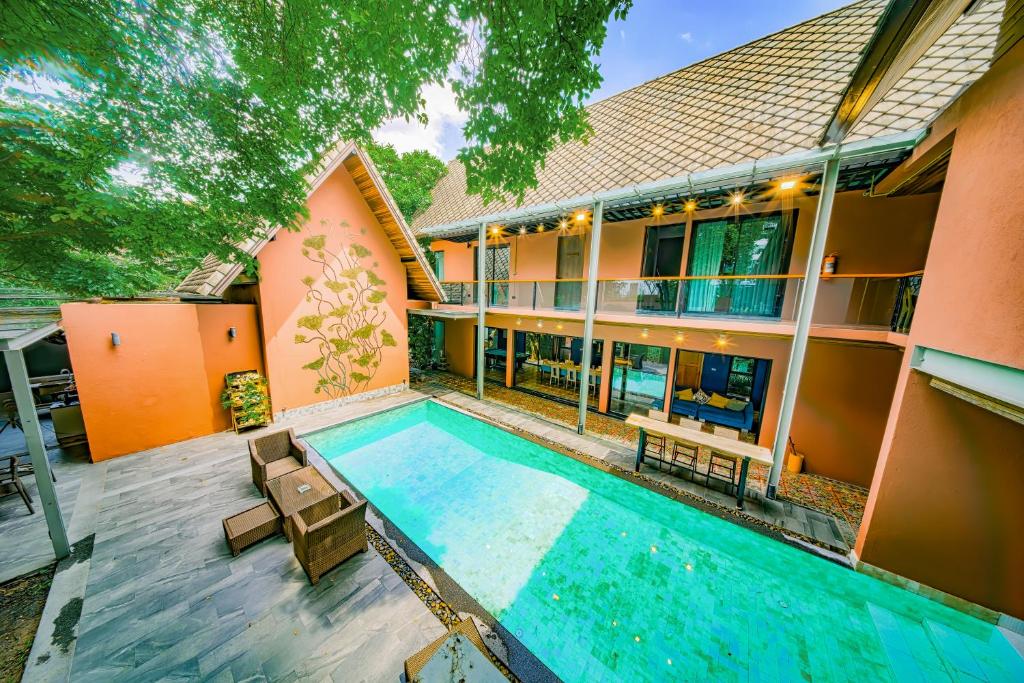 House with Private Pool in Sukhumvit 