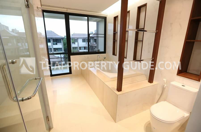 House with Private Pool in Sukhumvit 