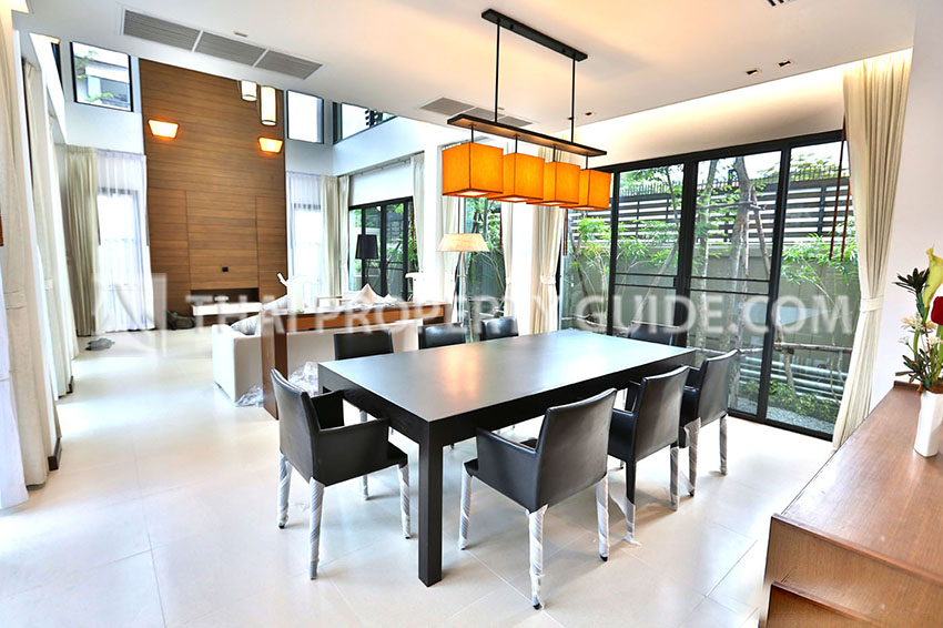 House with Private Pool in Sukhumvit 