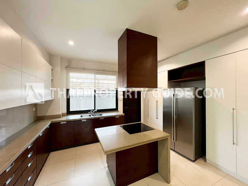 House with Private Pool in Sukhumvit 
