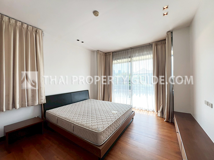 House with Private Pool in Sukhumvit 
