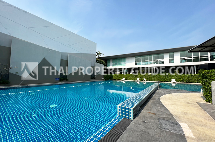 House with Private Pool in Sukhumvit : Panya Village On-Nut 