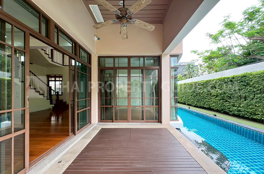 House with Private Pool in Sukhumvit 