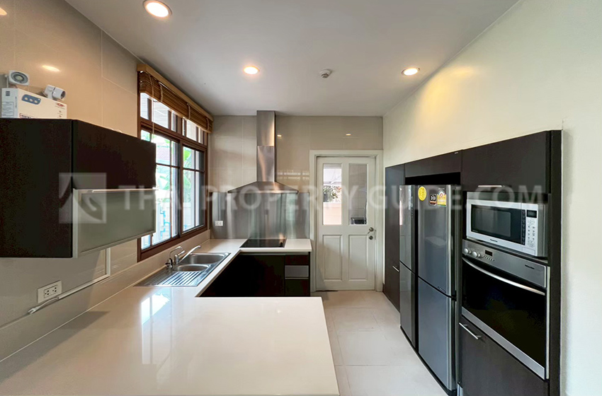 House with Private Pool in Sukhumvit 