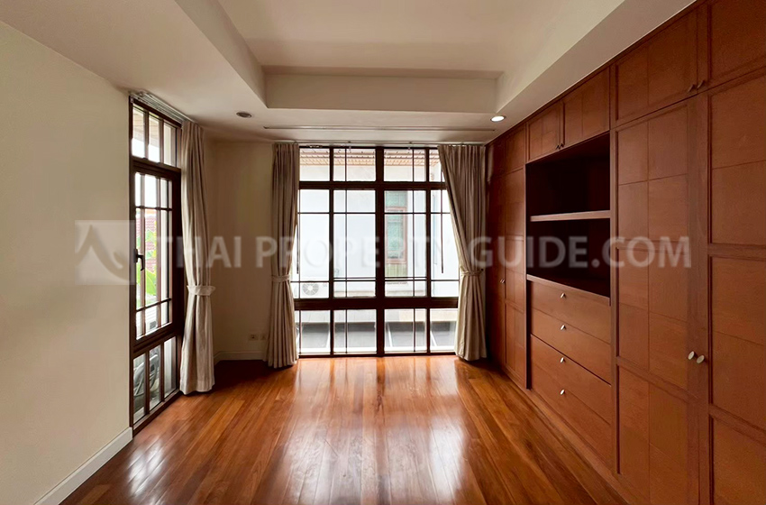 House with Private Pool in Sukhumvit 