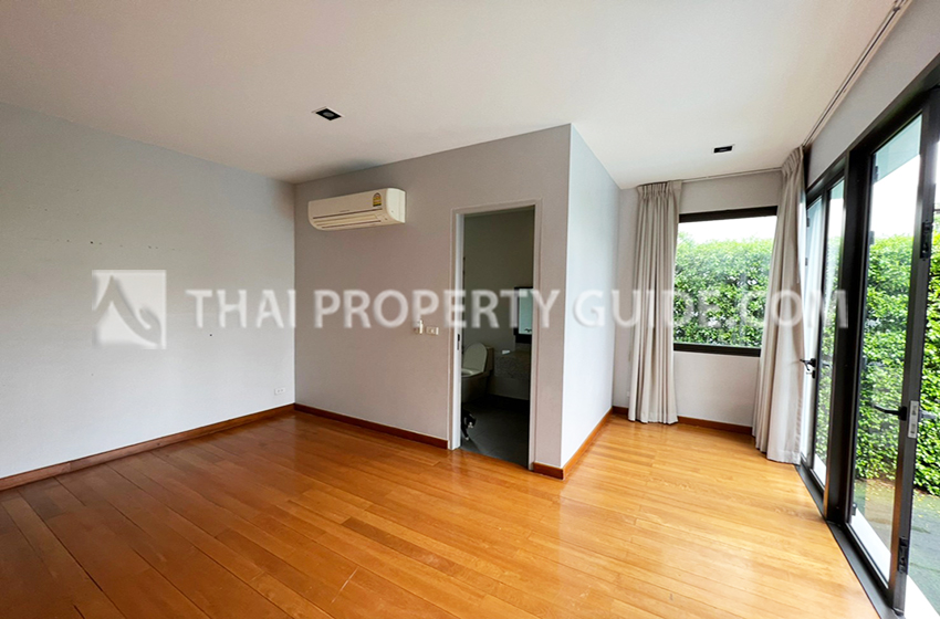 House with Private Pool in Sukhumvit 