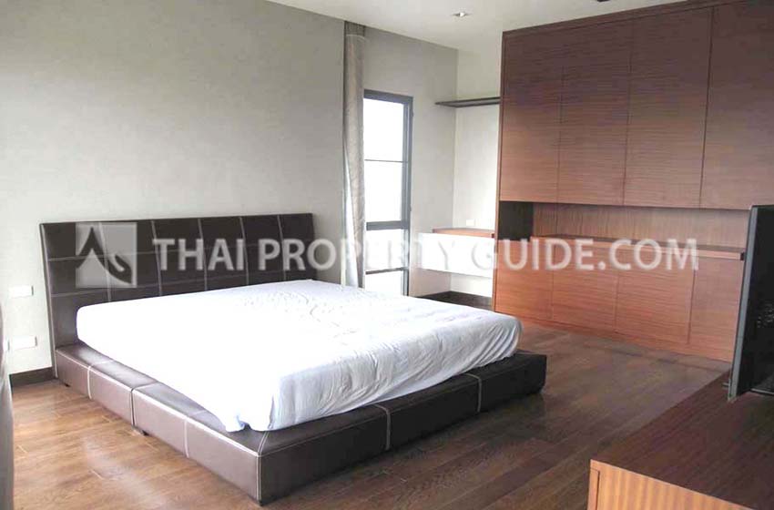 House with Private Pool in Sukhumvit 
