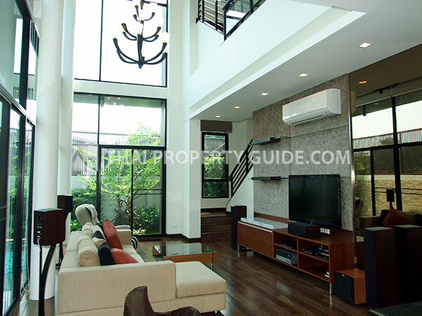 House with Private Pool in Sukhumvit 