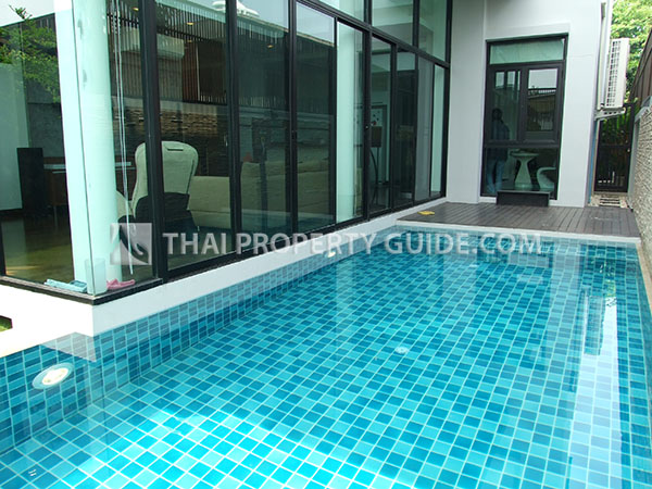 House with Private Pool in Sukhumvit 