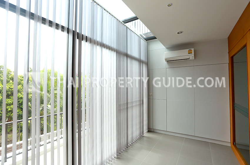 House with Private Pool in Sukhumvit 