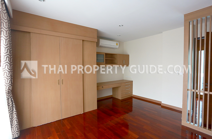 House with Private Pool in Sukhumvit 