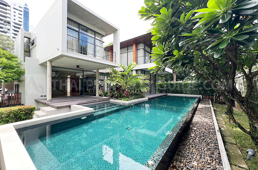 House with Private Pool for rent in Sukhumvit