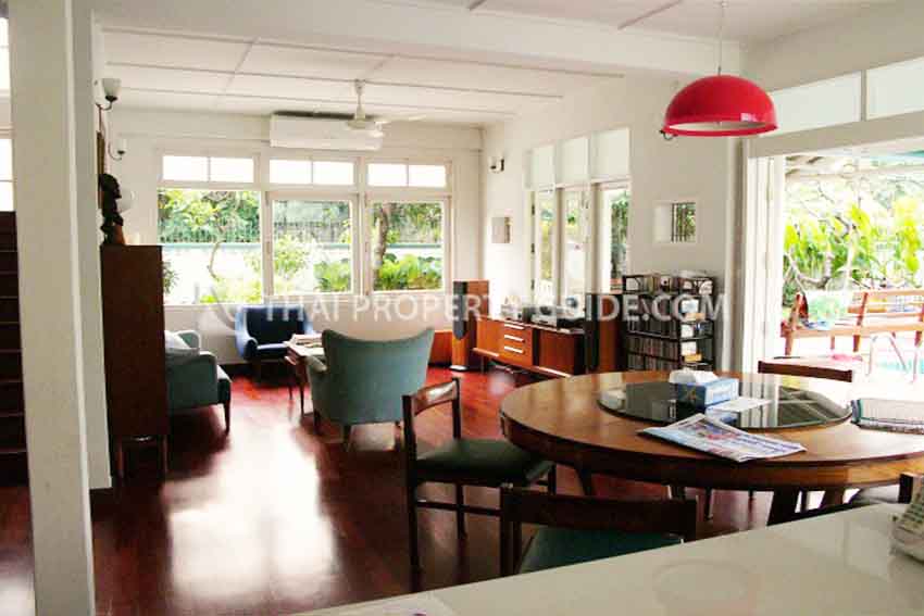 House with Private Pool in Sukhumvit 