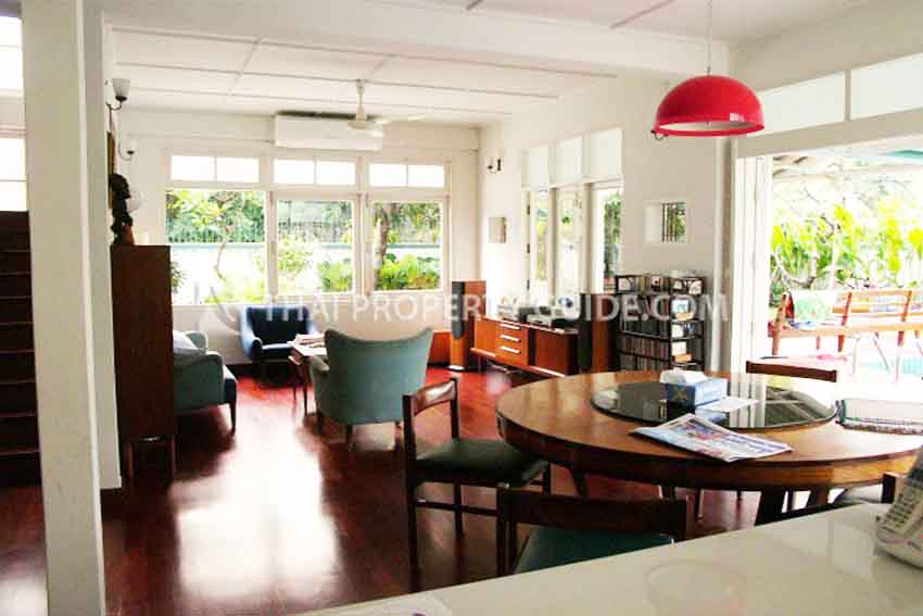 House with Private Pool in Sukhumvit 