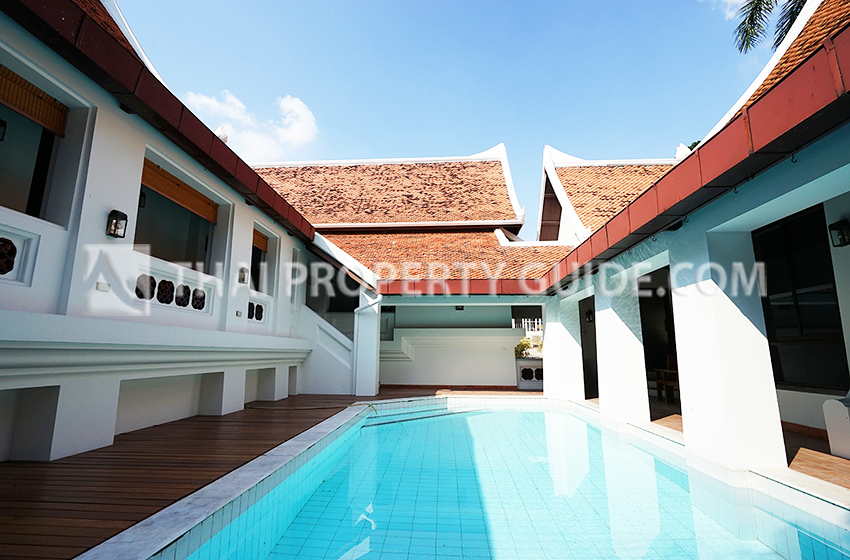 House with Private Pool for rent in Sukhumvit