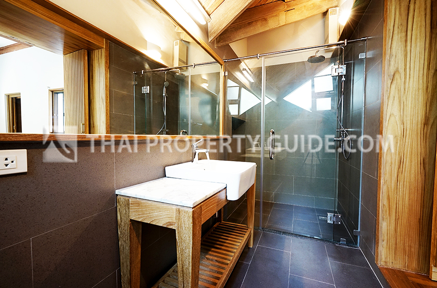 House with Private Pool in Sukhumvit 