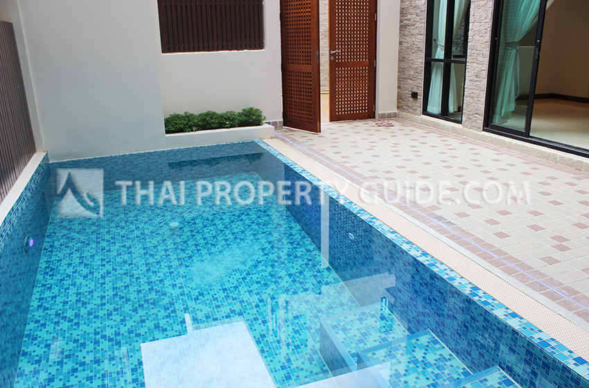 House with Private Pool in Sukhumvit 