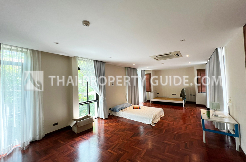 House with Private Pool in Sukhumvit 