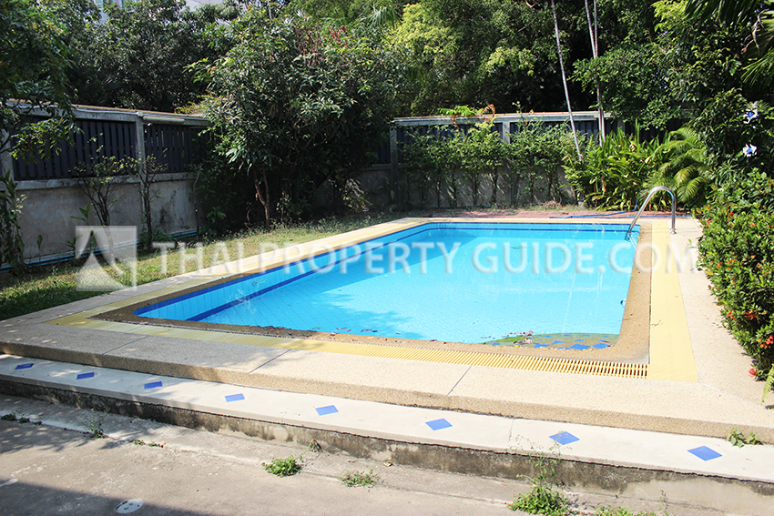 House with Private Pool in Sukhumvit 