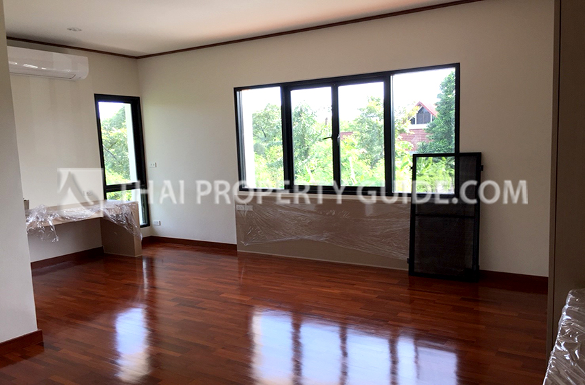 House with Private Pool in Sukhumvit : Panya Village On-Nut 