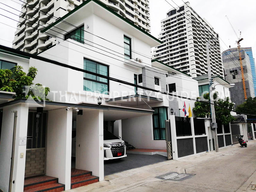 House with Private Pool in Sukhumvit