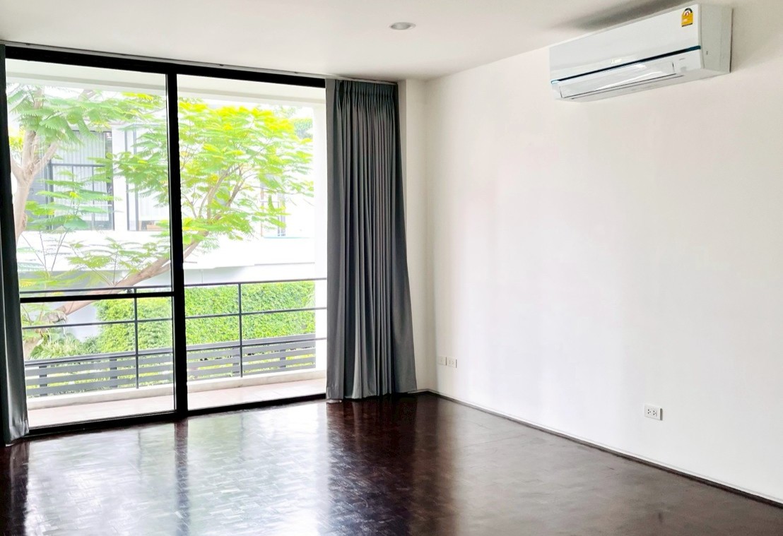 House with Private Pool in Sukhumvit 