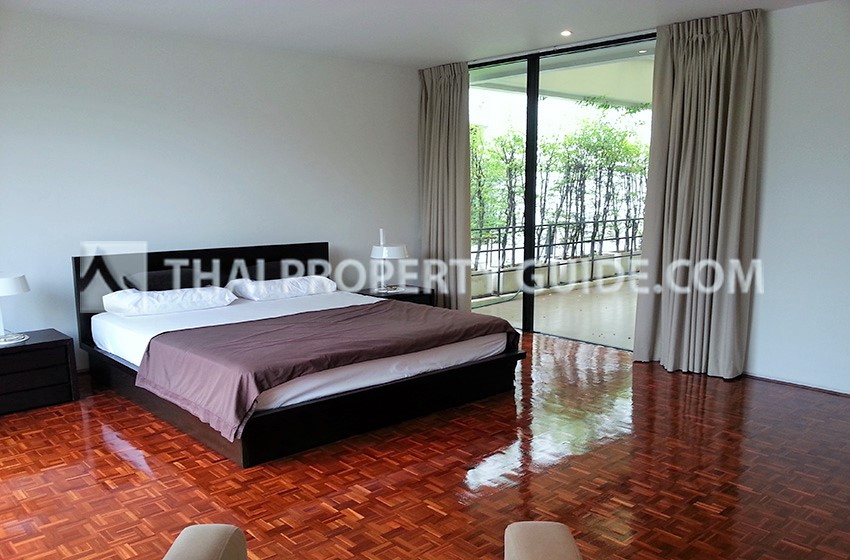 House with Private Pool in Sukhumvit 