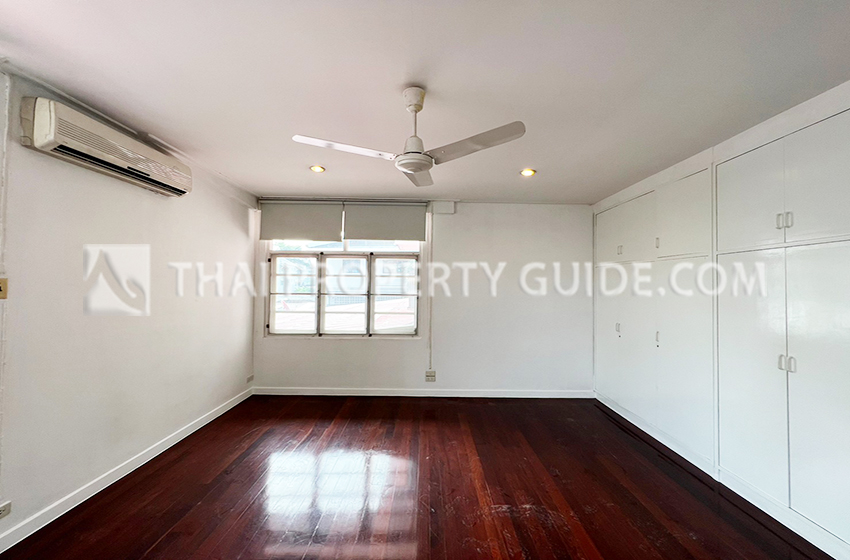 House with Private Pool in Sukhumvit 