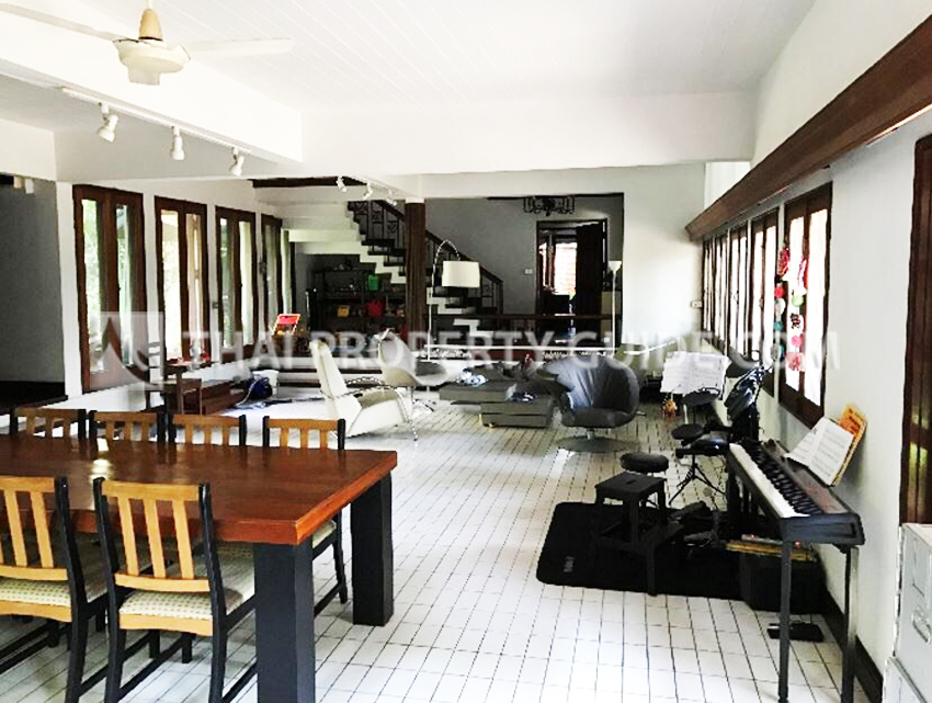House with Private Pool in Sukhumvit 