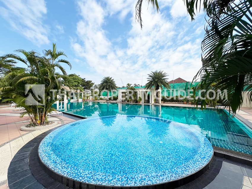 House with Private Pool in Sukhumvit 