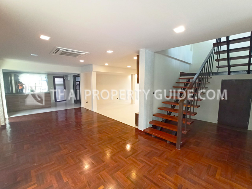 House with Private Pool in Sukhumvit 